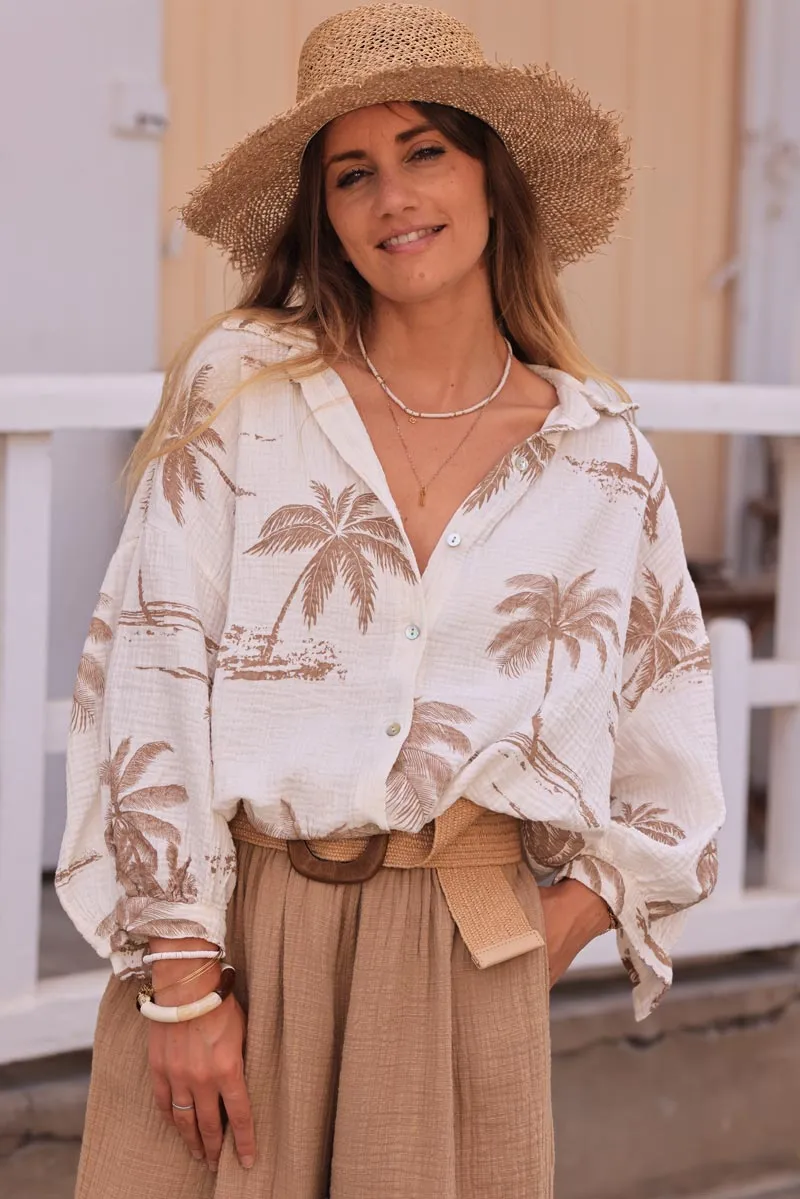 Chemise loose en gaze de coton blanc imprimé palmiers plage taupe