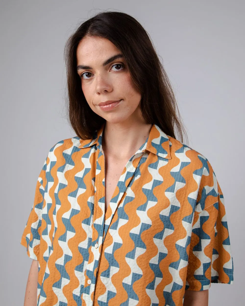 Chemisette ample en coton bio | multicolore "big tiles oversize cropped blouse topaz" Brown femme