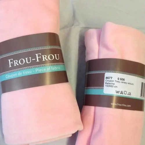 Coupon de tissu jersey velours couleur rose clair