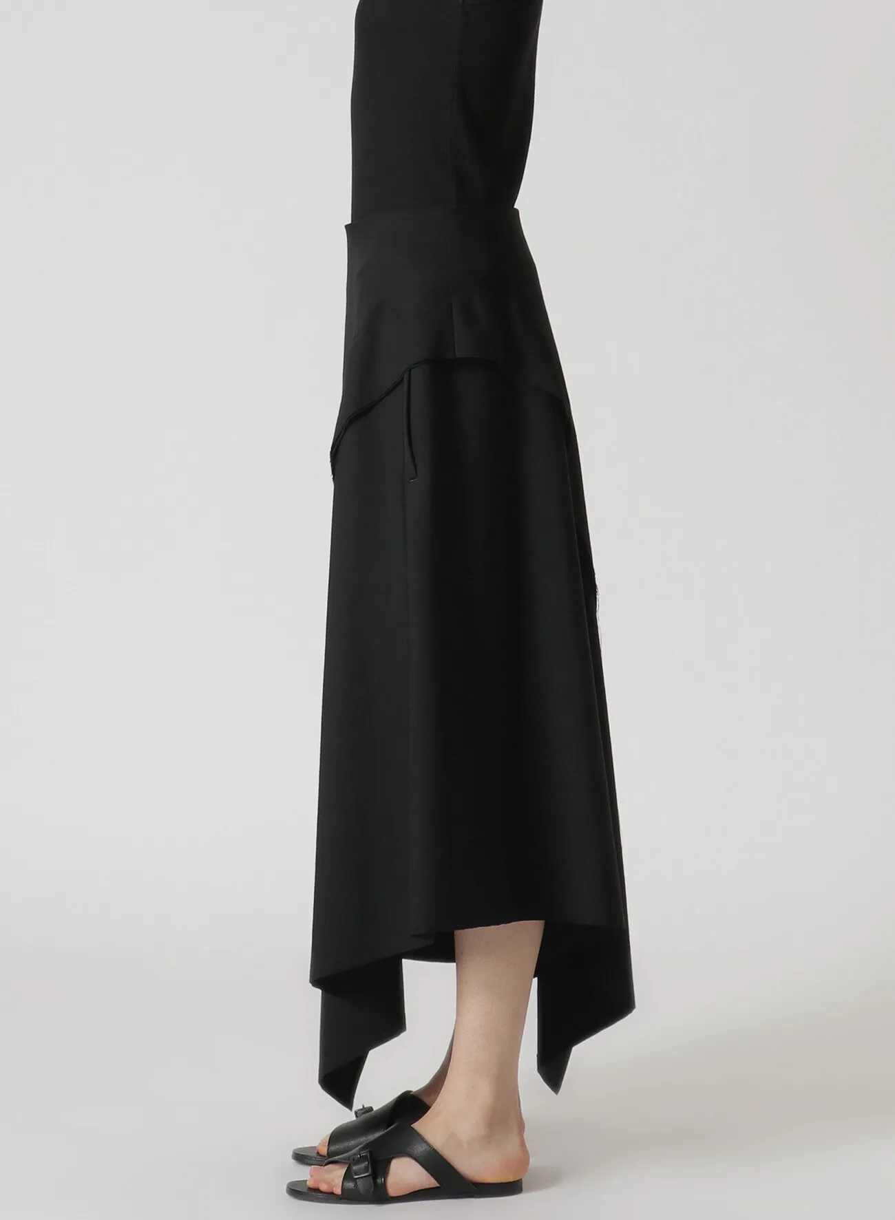 GABARDINE LEFT FLARE SKIRT