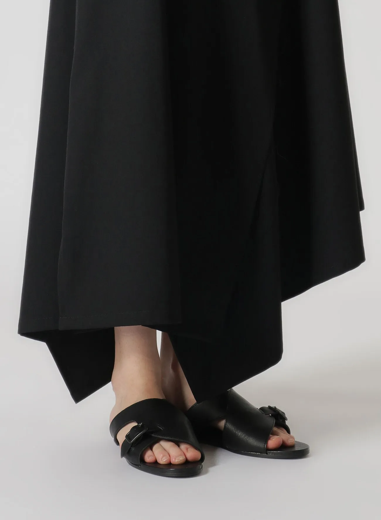 GABARDINE LEFT FLARE SKIRT