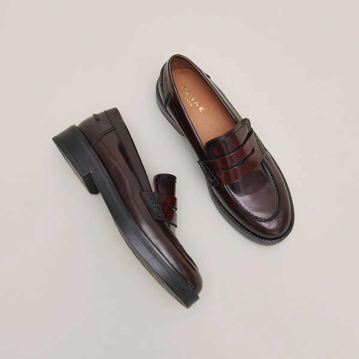 Mocassins à bouts ronds en cuir glacé bordeaux pour Femme | Jonak