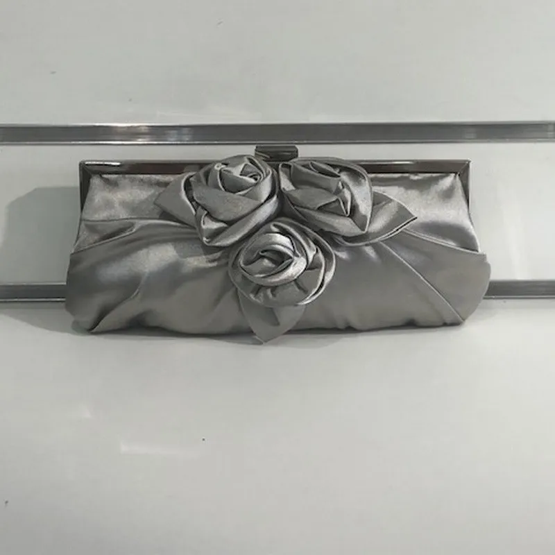 Pochette de soirée satin gris fleurs