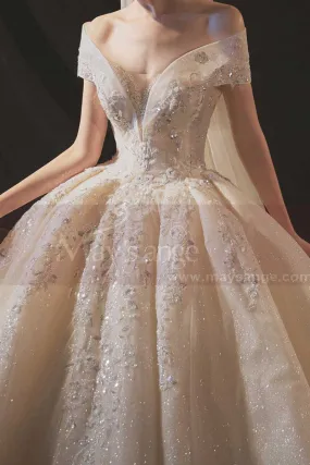 Robe Chic Pour Mariage Royale Epaules Dénudées Et Jupon Crinoline