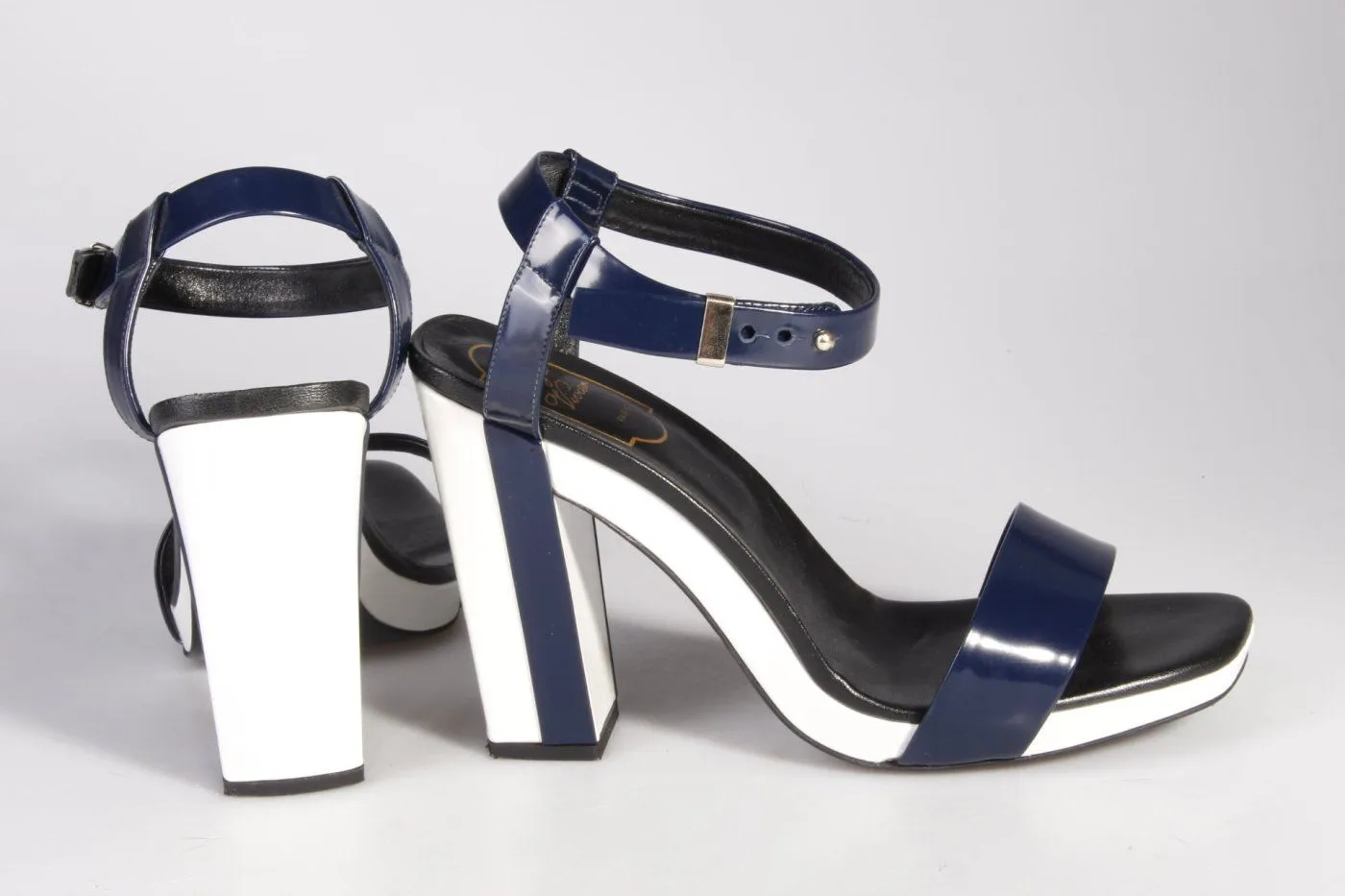 Roger vivier Sandales à talons hauts et lanière bleu foncé-blanc