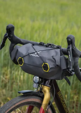 Sacoche guidon de Bikepacking - Apidura | JE SUIS À VÉLO