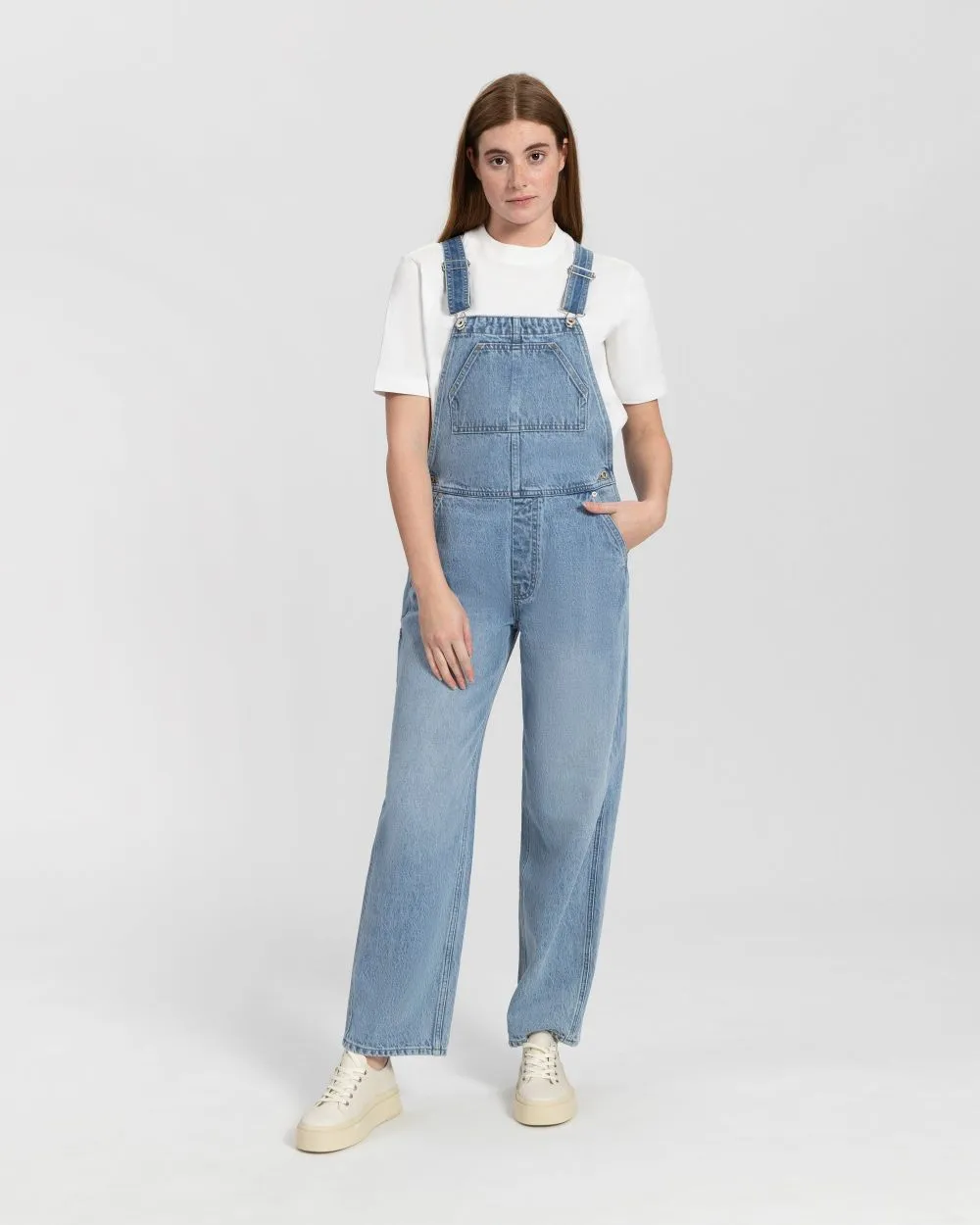 Salopette en coton bio et recyclé | bleu délavé "jonna dungaree light denim" femme