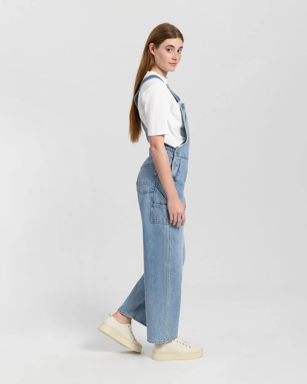 Salopette en coton bio et recyclé | bleu délavé "jonna dungaree light denim" femme