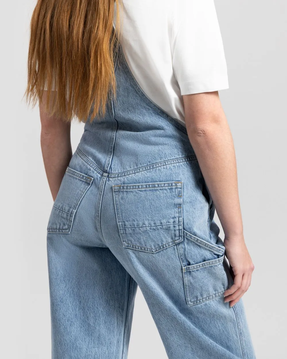 Salopette en coton bio et recyclé | bleu délavé "jonna dungaree light denim" femme