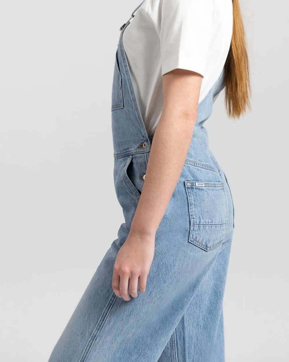 Salopette en coton bio et recyclé | bleu délavé "jonna dungaree light denim" femme